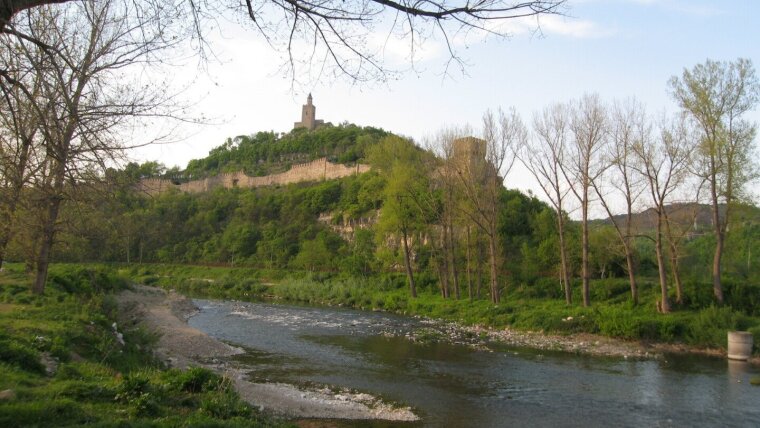 Die Jantra und der Carevec in Veliko Tărnovo