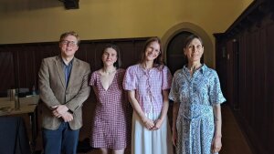 von rechts(!) nach links: Martina Hefter, Marie Moser, Louisa Girrulat, Pascal Paetsch