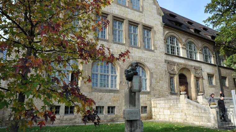 uni_front