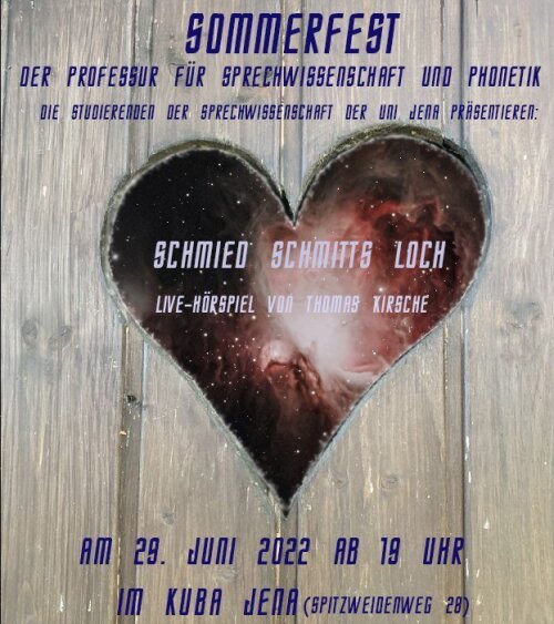 Plakat Sommerfest: Durch einen Herzausschnitt in einer Holzt&uuml;r der Blick in den Weltraum