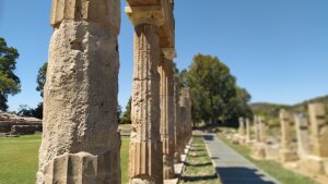 Blick auf die Ruinen des Artemis-Heiligtums im attischen Brauron