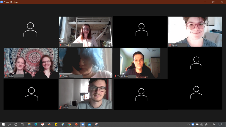 Studierende im Zoom-Meeting