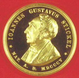 Die Goldmedaille von W. Uhlmann auf Johann Gustav Stickel aus dem Jahr 1889.