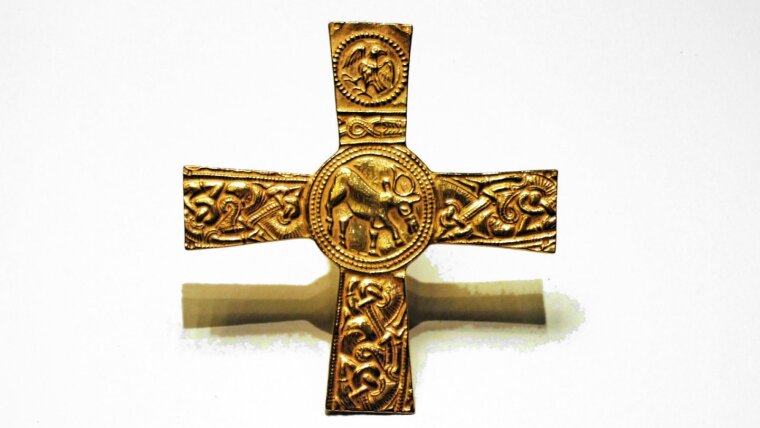 Goldblattkreuz vom Gräberfeld von Santo Stefano in Pertica, Cividale del Friuli (I); Letztes Drittel 6. bis Ende 7. Jahrhundert