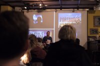 Der Diskussions- und Filmabend stellte die Auftaktveranstaltung im Rahmen der Kultur- und Informationstage der Südosteuropastudien dar, deren Koordinator Dr. Christoph Giesel hier die Gäste begrüßt.